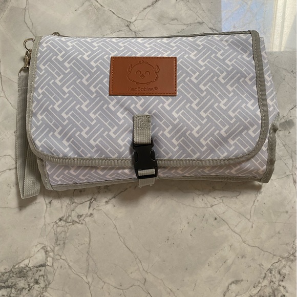 Keababies portable diaper changing pad - Picture 1 of 3